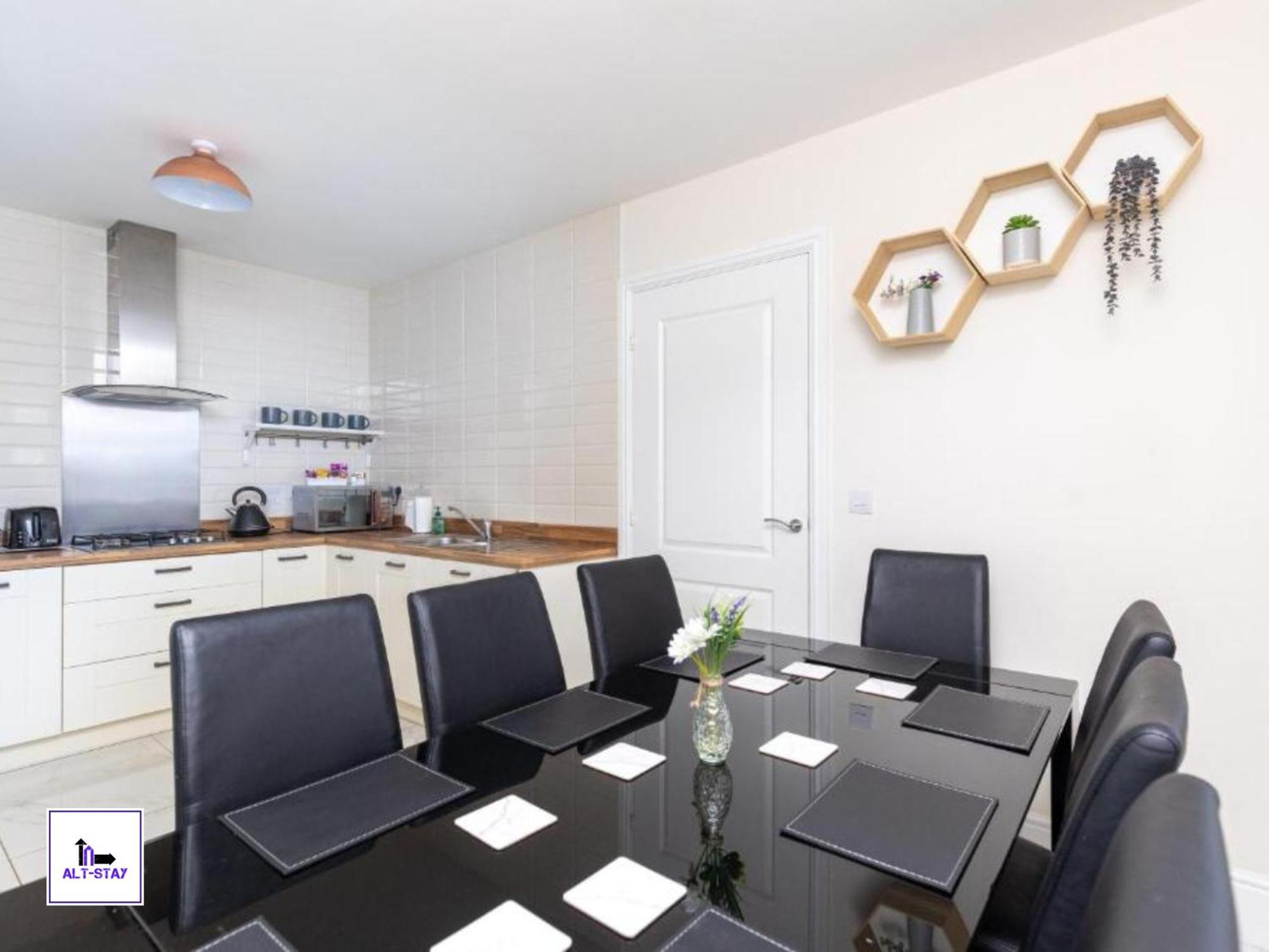 4 Bed 3 Bath - Kirkstall House By Alt-Stay Accommodation - Ideal For Contractors & Remote Workers - Long Stays Welcome Wakefield Exterior foto