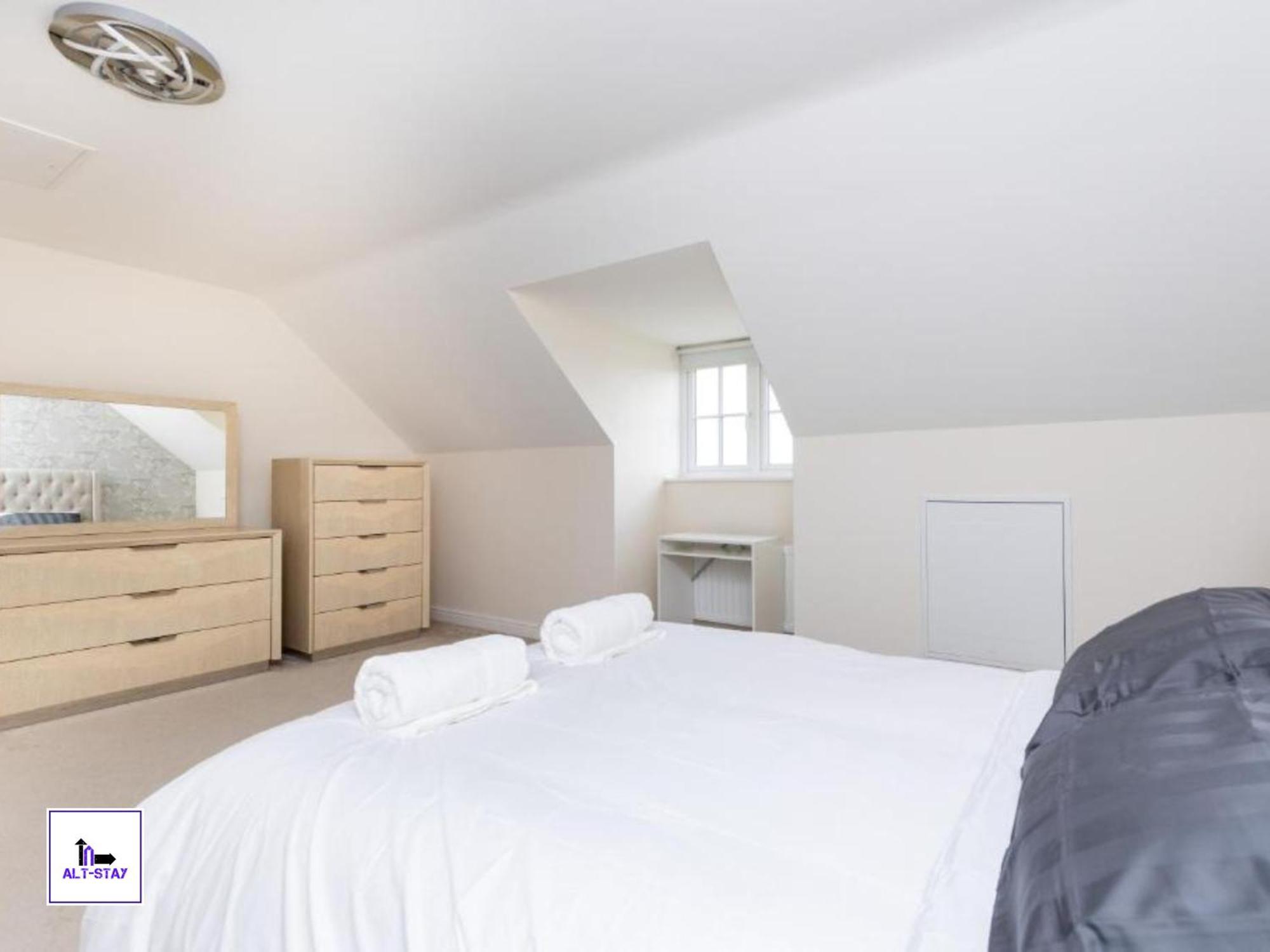 4 Bed 3 Bath - Kirkstall House By Alt-Stay Accommodation - Ideal For Contractors & Remote Workers - Long Stays Welcome Wakefield Exterior foto