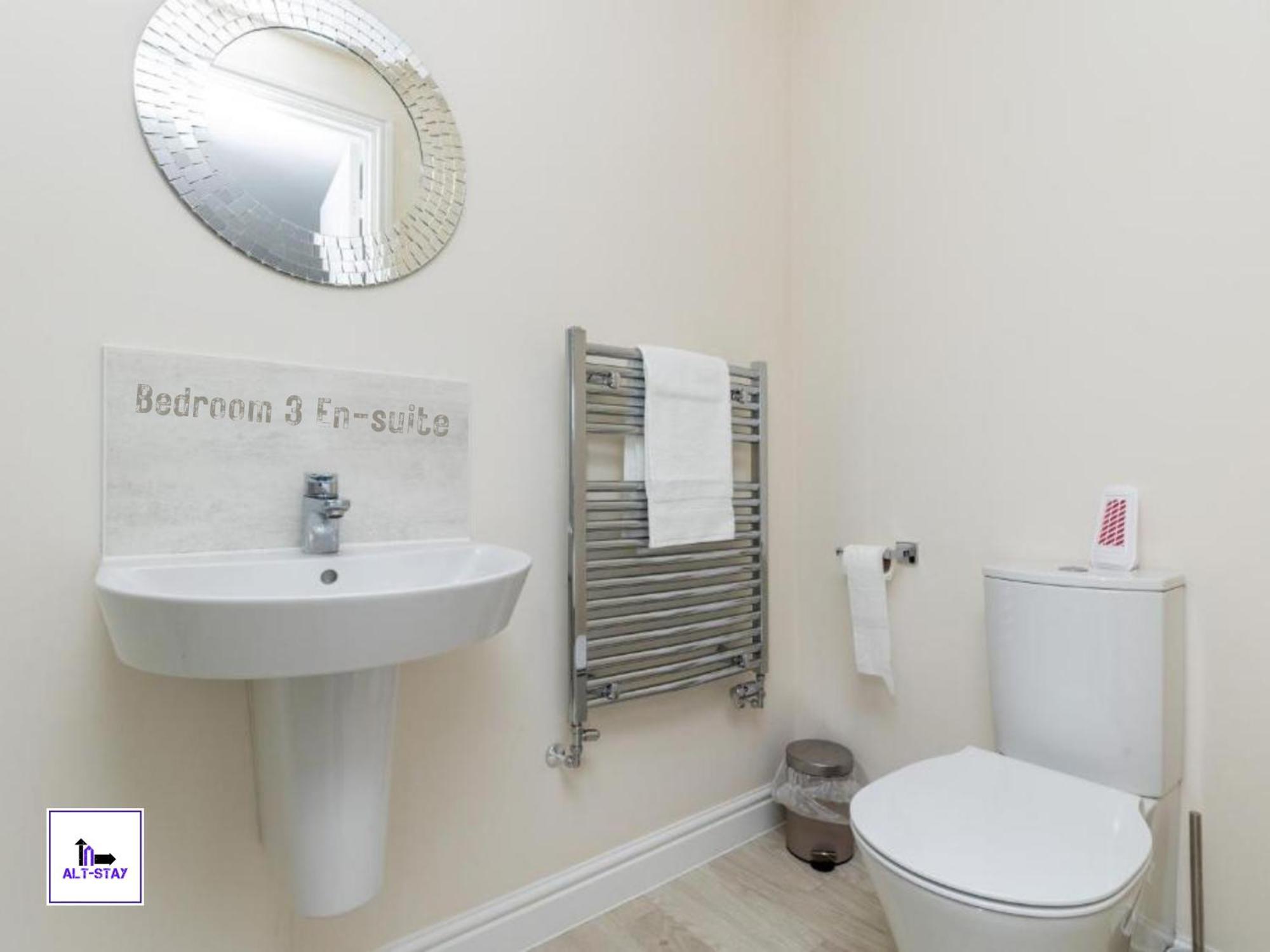 4 Bed 3 Bath - Kirkstall House By Alt-Stay Accommodation - Ideal For Contractors & Remote Workers - Long Stays Welcome Wakefield Exterior foto