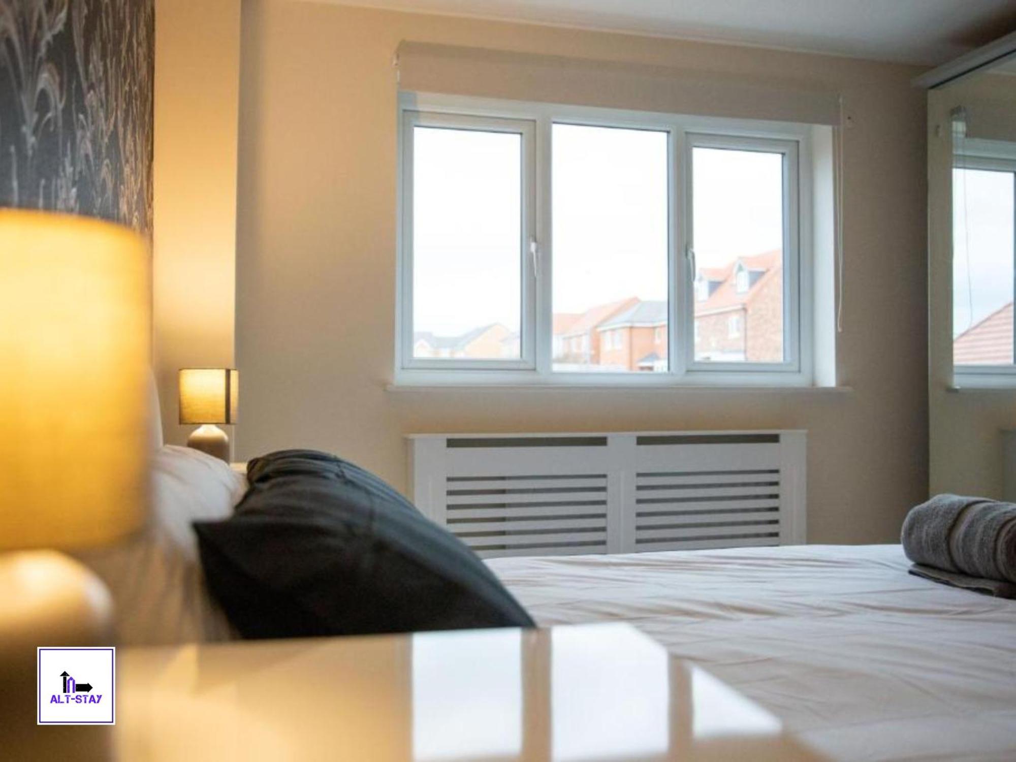 4 Bed 3 Bath - Kirkstall House By Alt-Stay Accommodation - Ideal For Contractors & Remote Workers - Long Stays Welcome Wakefield Exterior foto